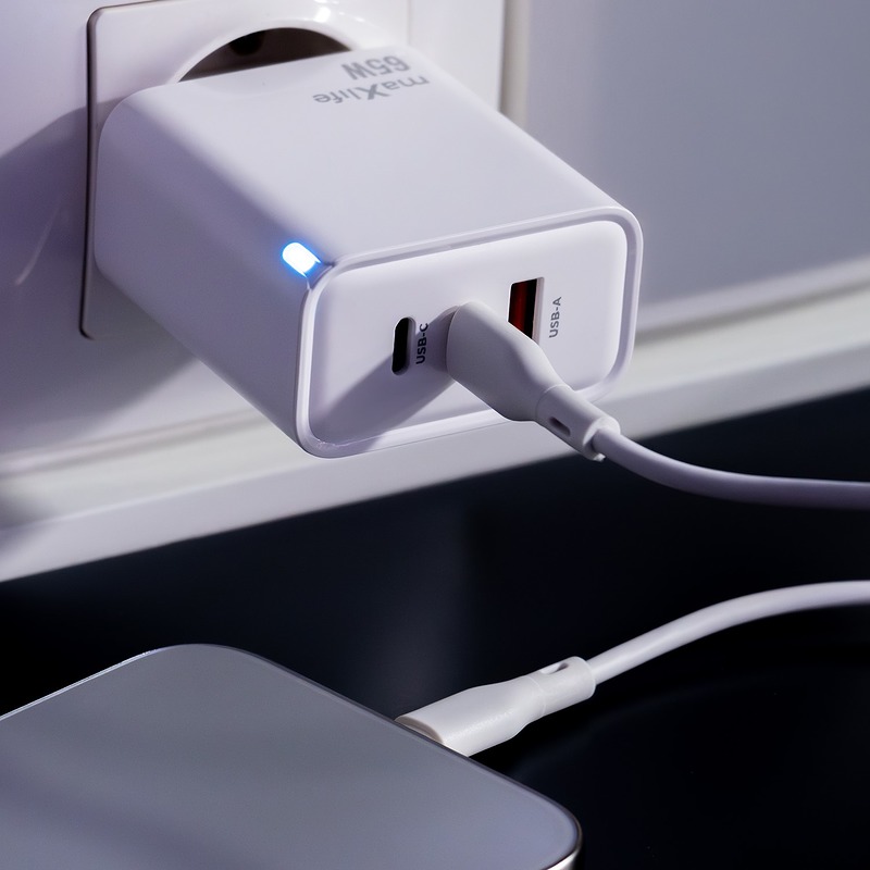 maXlife 65W PD USB+2xUSB-C lader - Billede 4